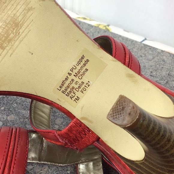 ♦️ALFANI ‘Delia’ Red Leather Gladiator Back Zip Heel Dress Sandals - Picture 3 of 9